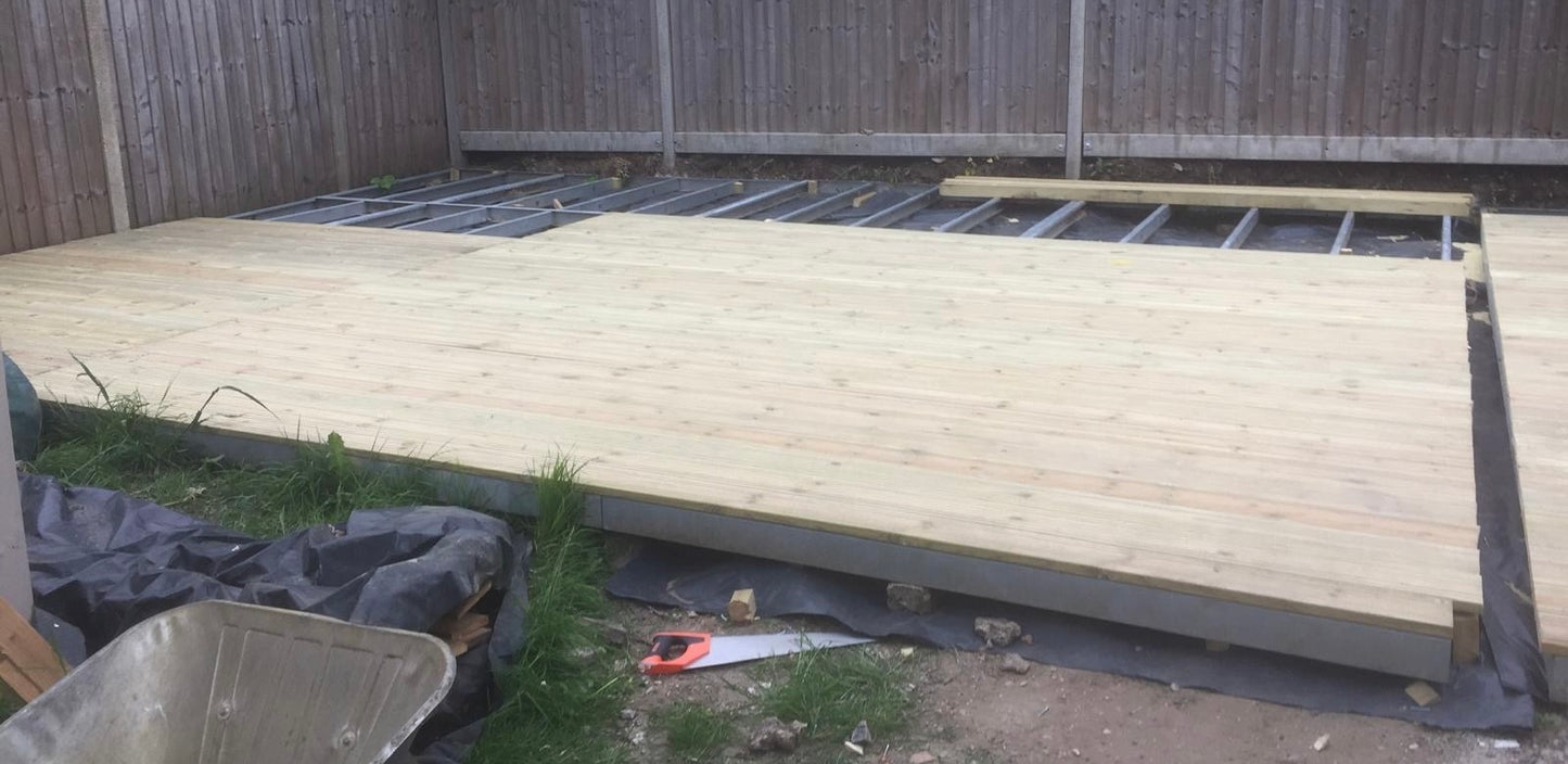 Decking panel (0.4m wide)